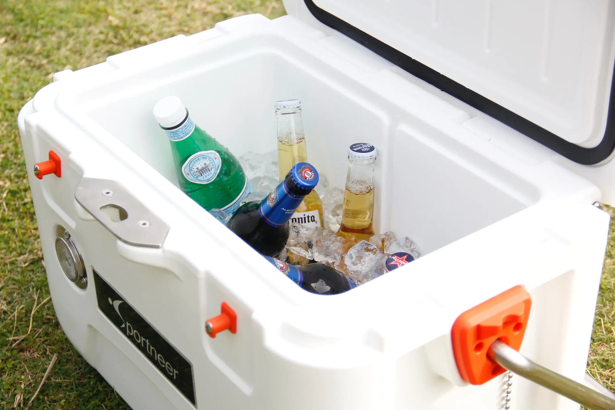 The Game-changing Benefits of a 12v Plug-in Electric Cooler for EV Camping: Top 5 Models